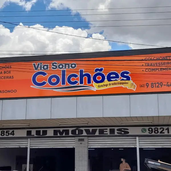 Fachadas comerciais em Goiânia da Flex Mídia CV