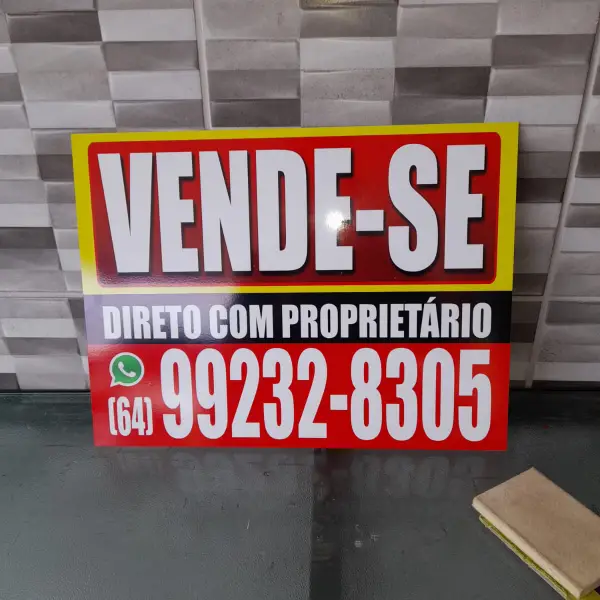 Placas de venda para corretores em Goiânia da Flex Mídia CV